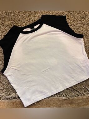 Cropped Baseball Style Muscle Tee